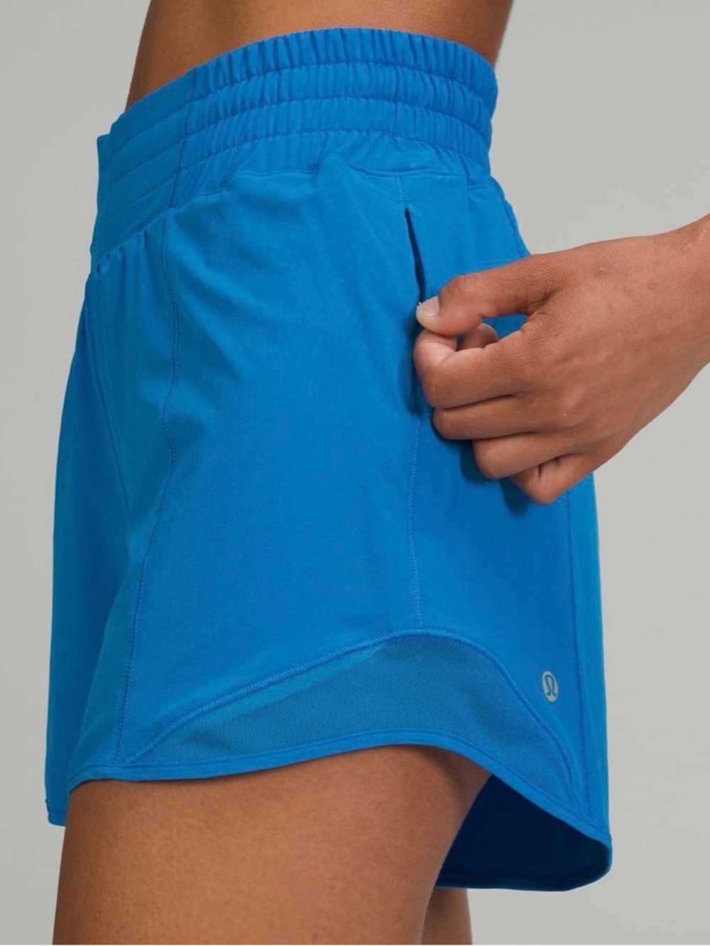 Lululemon Hotty Hot Short 4 inch Size 2 lined - Poolside